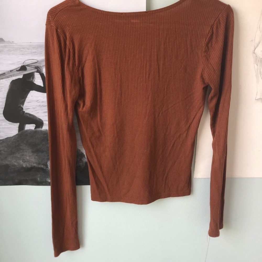 Forever 21 V neck ribbed shirt - Picture 3 of 3